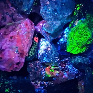 1 to 5 lb+ Lots - Longwave LED (Convoy) UV Fluorescent Rocks Minerals - Franklin Sterling Hill NJ - Willemite Sphalerite Calcite Zincite