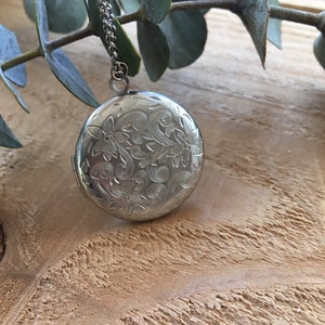 darling floral locket long necklace mother&#39;s day brial gifts