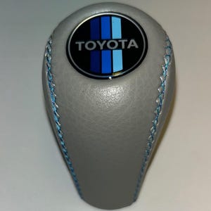 Gammaldags Toyota automatisk växelspaksknopp för Tacoma (fram till 2015) och de flesta modeller med automatlåda och gängstigning 8 x 1,25 mm