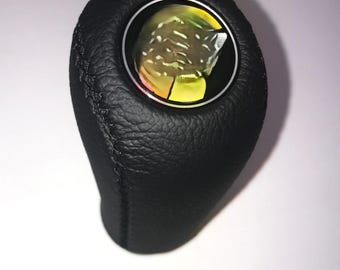 Automatik-Schalterknauf für die meisten Modelle mit Automatikgetriebe und Gewindesteigung 8 x 1,25 mm, rote Naht