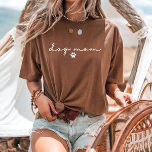Dog Mom Script with Paw Print T-Shirt | Dog Lover Tee Shirt, Unisex Tee, Funny Shirt