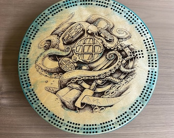 Tablero de cribbage redondo grabado a medida, diseño de pulpo buceador, para 2-4 jugadores.