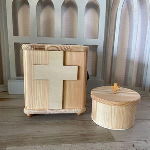 Montessori Natural Wood Tabernacle Model: CGS Religious Education