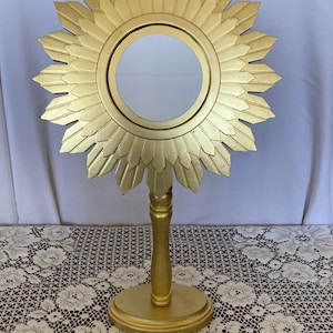 Sunburst model/play Monstrance for children’s religious education , Catechesis , pretend play , Mass play