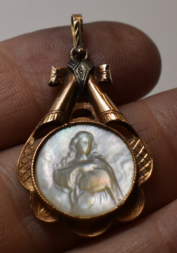 Picturesongold.com King Saint Louis Religious Medal Necklace Pendants
