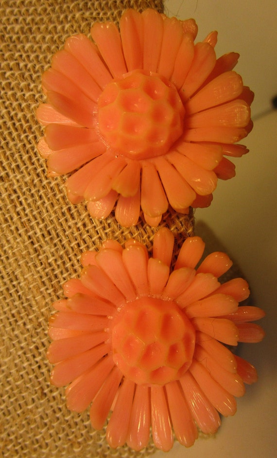 1950's Hard Pink Plastic, Screwback Flower Earring
