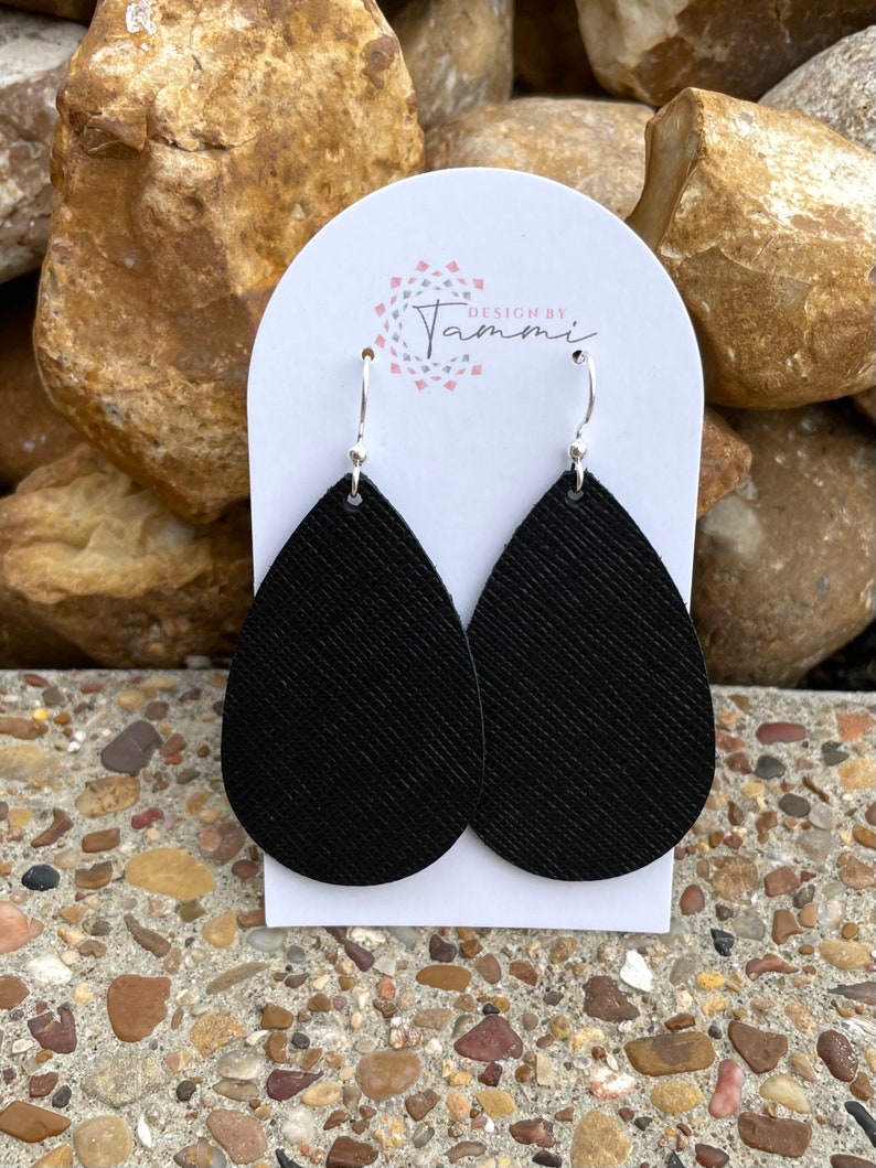 Black Saffiano leather teardrop earrings image 4