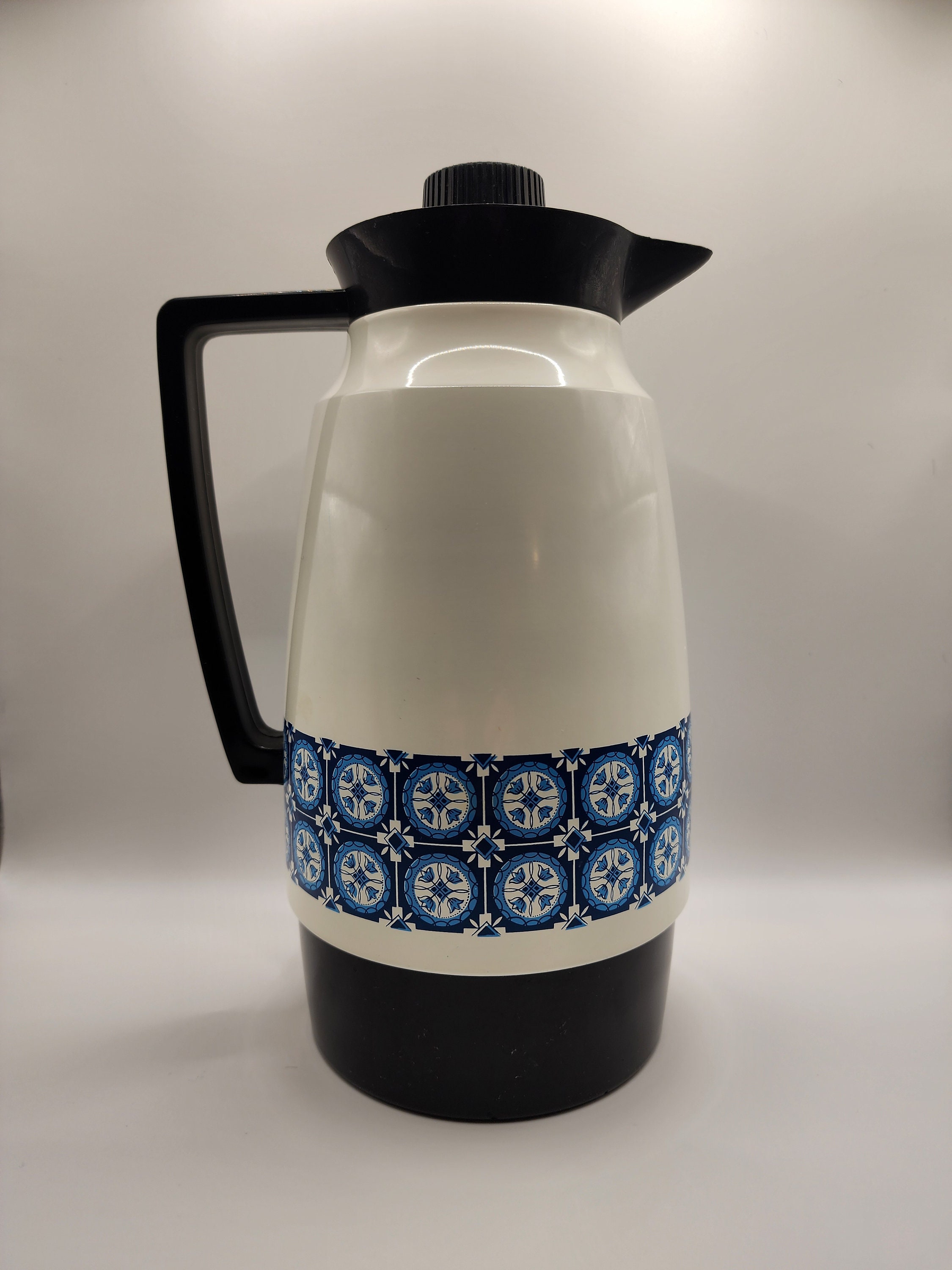 OGGI Linea Insulated Coffee Pot Carafe w/ Push Button Lid White in Original  Box