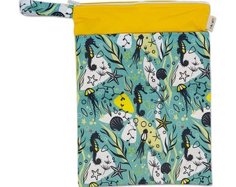 Medium Waterproof Wet Bag with Zip 30 x 40cm - Sea Horse