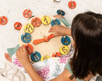 LiL HOUSE enfants horloge d’apprentissage; Montessori toy; Matériel éducatif; Tot d’activité; Apprentissage préscolaire; Cadeau pour enfants; Jouets écologiques en bois; Horloge enfants