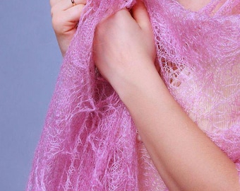Chal de plumón de cabra de Oremburgo hecho a mano: lana calada de color rosa brillante