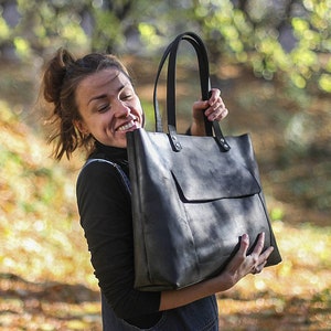 Extra Large Leather Tote Bag with Pockets and Zipper