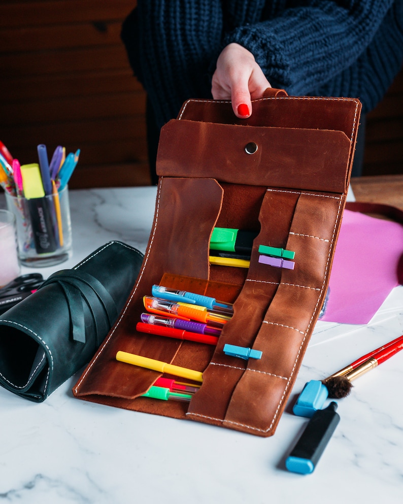 Paint brush holder, Leather artist roll, Leather pen holder image 4