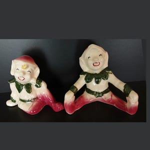 2 Elf Pixie Figurines, McCoy Pottery Ceramic MCM Hand Painted Sitting Elves, White Red Green, 3", Elf Collector, Pixies with Hats Lover, 50s