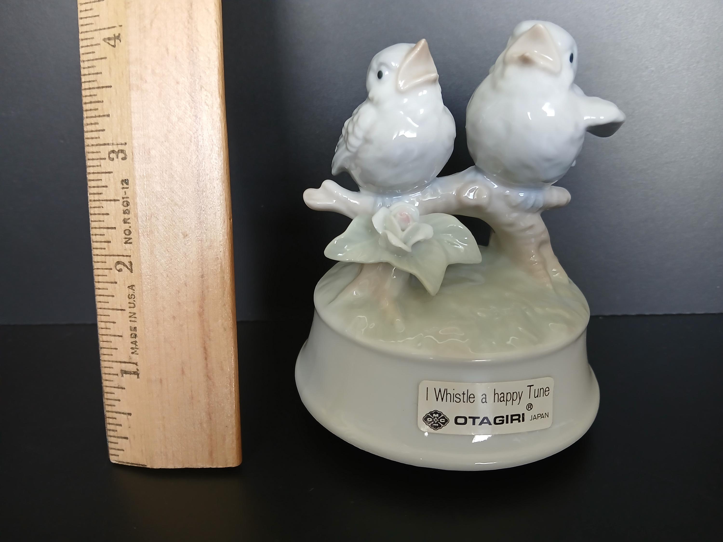 OTAGIRI Vintage Porcelain Revolving MUSIC Box, 2 Birds Chirping on