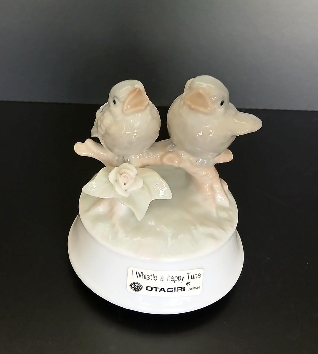 OTAGIRI Vintage Porcelain Revolving MUSIC Box, 2 Birds Chirping on