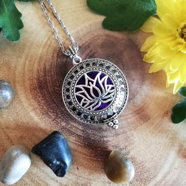 Lotus Essential Oil Diffuser Aromatherapy Necklace Metal Locket & 10 x Colour Pads / Oil Blend / Meditation Gift Jewellery Christmas