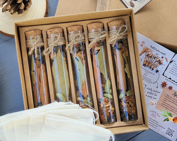 Winter Mulled Wine Spices Gift Box | Festive Hot Wine Blend in Elegant Glass Vials | Christmas DIY Drink Kit