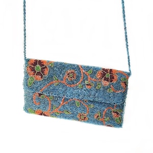 Bolso de mano de diseñador con cuentas hecho a mano con flores azules, bolso de mano de fiesta de noche de moda con cadena trenzada de cuentas, bolso de hombro con cuentas, regalo de cumpleaños para ella
