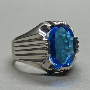 Anello con topazio blu da 8 carati Anello da uomo fatto a mano in argento sterling 925 Anello con topazio blu brillante con taglio ovale Anello con pietra portafortuna di novembre Regalo di compleanno per lui