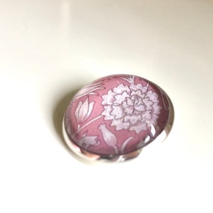 WILLIAM MORRIS Design Brooch &quot;Pink Tulips”