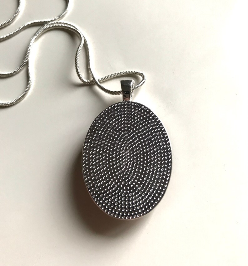 LOVER\u2019S EYE Design Pendant Necklace