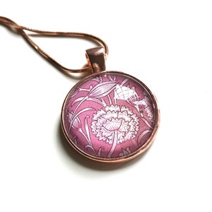 WILLIAM MORRIS Design Pendant Necklace  “Wild Tulips”