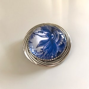 DELFT Design  Brooch, Classic Blue Floral
