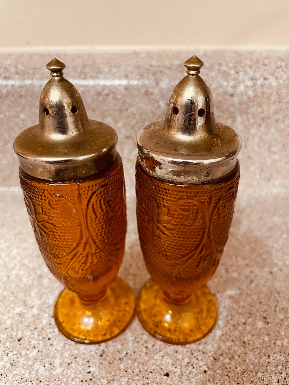 Amber Tiara salt and pepper shakers by Indiana Glass Company / Etsy