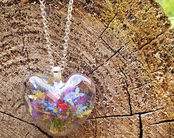 Flower Bouquet Pendant Necklace / Real Flowers Heart Shape Pendant Resin Jewellery / Enchanted Garden / 815amUK