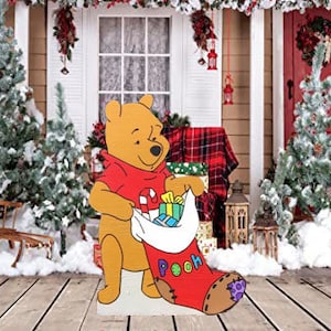 Winnie the pooh christmas figure