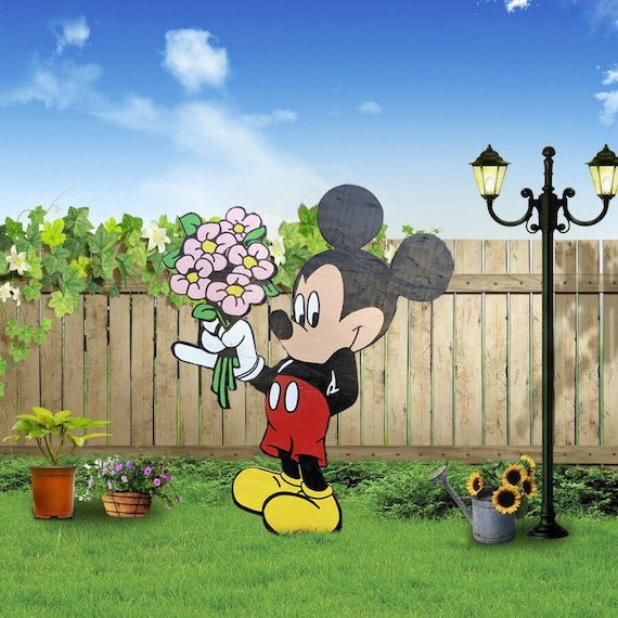 Hand Painted Disney Valentines/ Yard Art Set/disney Yard Art/ Disney Yard  Decor/ Mickey Mouse Yard/ Mickey Mouse Decor/ Wooden Yard Art 
