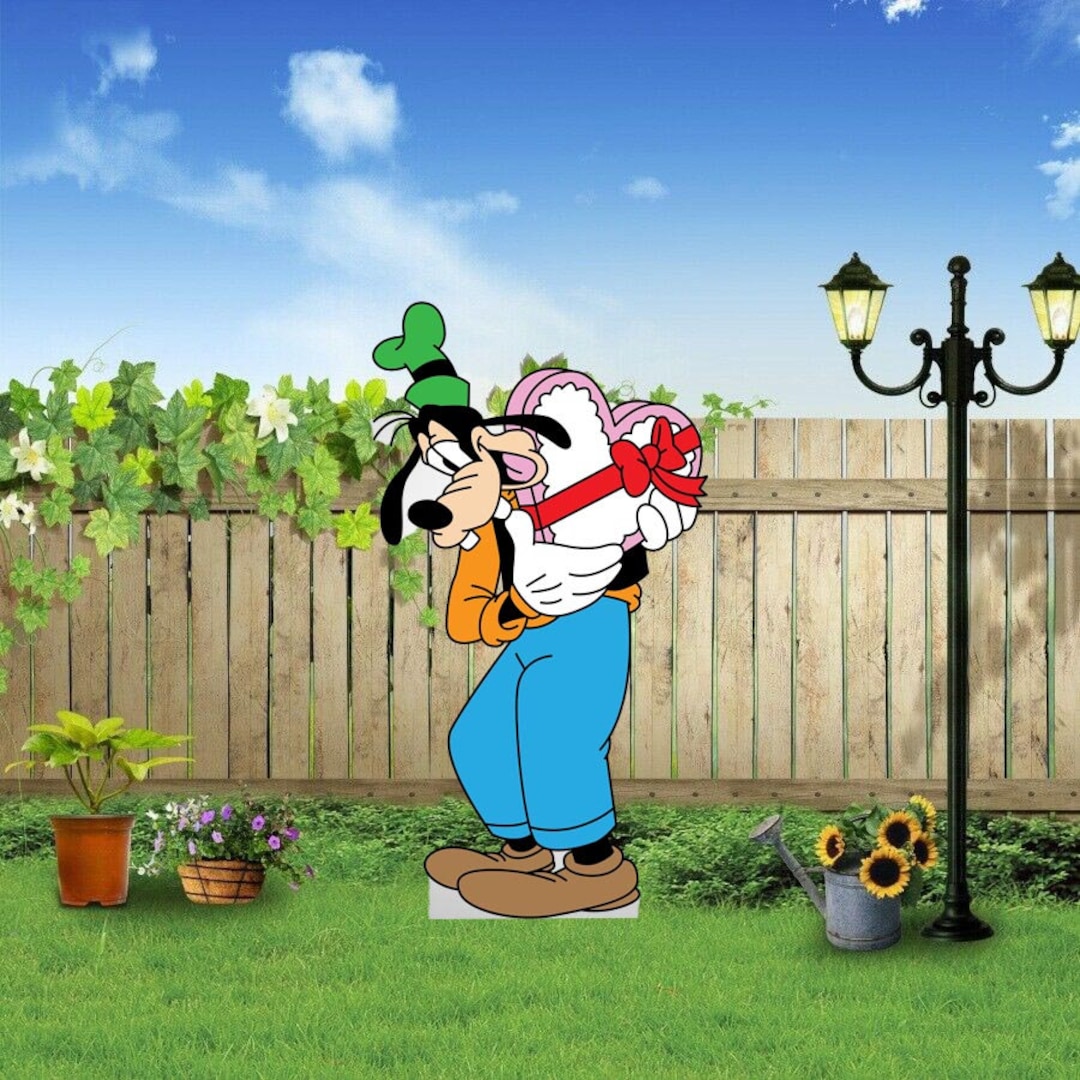 Hand Painted Disney Goofy Valentines Yard Art/ Goofy Valentines