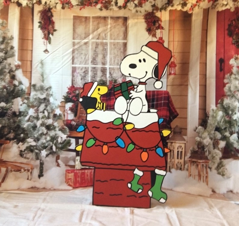 Peanuts Snoopy dog house Christmas yard art/Peanuts yard art/ Etsy Snoopy On Dog House Christmas