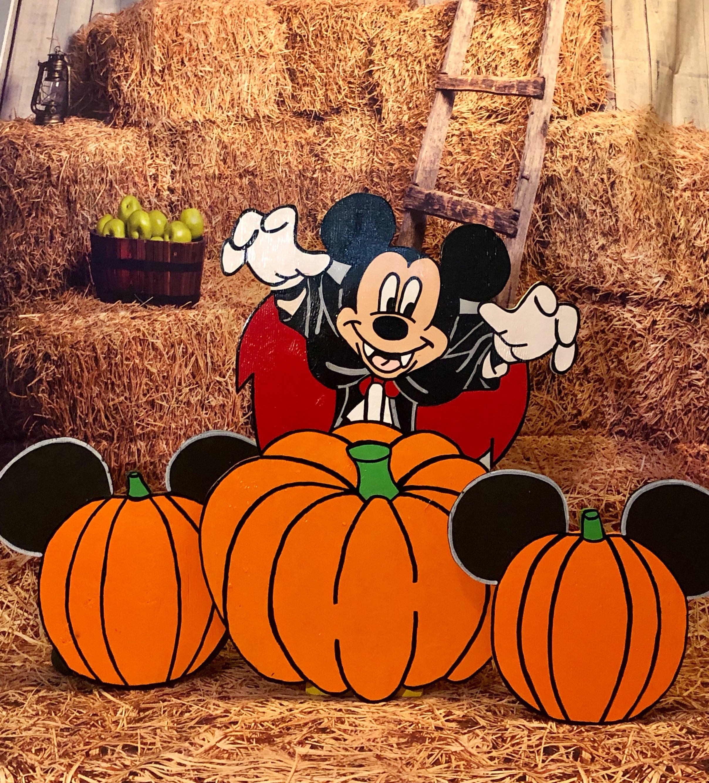 Mickey Halloween yard arte / Arte del patio de Disney / Etsy