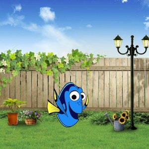Hand Painted Disney Finding Nemo&#39;s Dori/Disney yard art/ Finding Nemo yard art/ wooden yard art