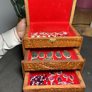 Foldable Jewellery box have truck art on them,Handmade jewellery boxes,Handicraft,handmade boxes,Crafted boxes,anniversary gift,gift for mom