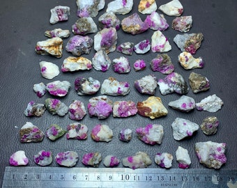 Esemplari di qualità rubino lotto da 58 pezzi, minerali fluorescenti, pietre preziose all'ingrosso, regalo per la fidanzata, regalo di anniversario, regali di compleanno, vintage