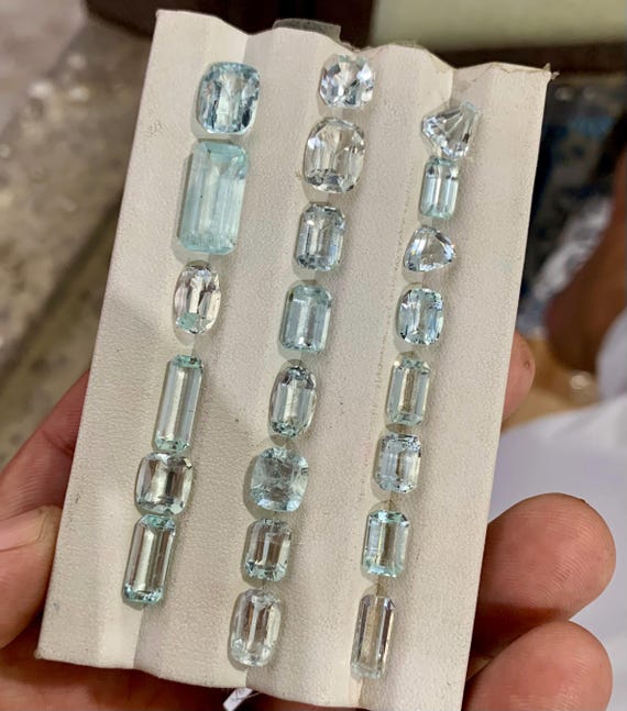 ブルーアクアマリン宝石ロット：パキスタン・シガール渓谷産、90