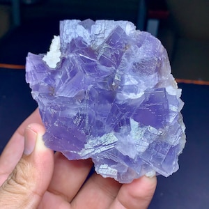 Lila kubisk fluoritprov: Baluchistan Pakistan Mineral