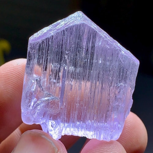 ブルートルマリン結晶クラスター：アフガニスタン産の切断結晶