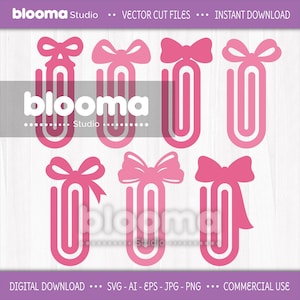 Può includere: File vettoriali rosa con disegni a fiocco. L'immagine include il testo "blooma Studio" e "DOWNLOAD DIGITALE". I disegni sono in formati SVG, AI, EPS, JPG e PNG, adatti per uso commerciale.