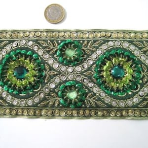Magnífica borda BOHO bordada à mão