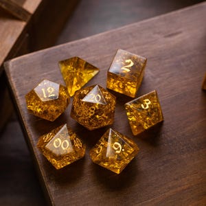 Gold Honey Lightning Glass Cracked Glass (And Box) Polyhedral Dice DND Set