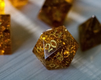 Gold Honey Lightning Glass Cracked Glass (And Box) Polyhedral Dice DND Set