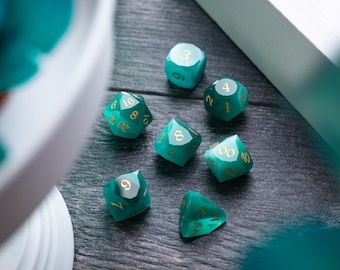 Dwarf Cut Aquamarine Cat's Eye Gemstone Premium DND Dice Set