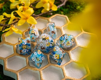 Bee's And Flower Handmade Resin DND Dice Set MTG Tabletop Gaming