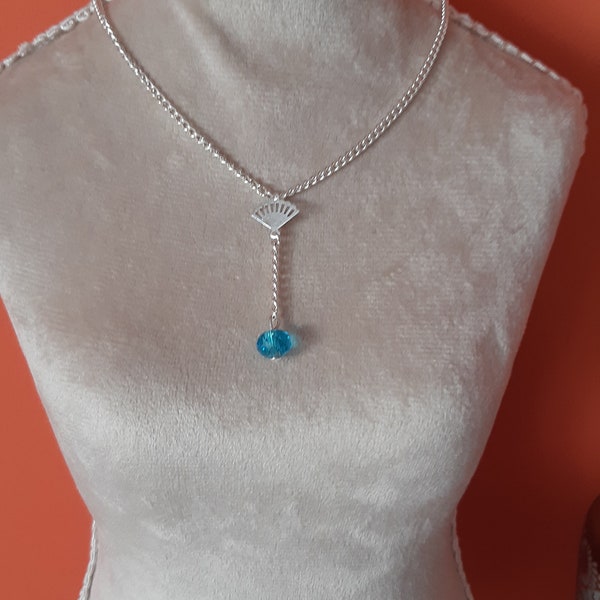 collier pendentif éventail et perle cristal bleu