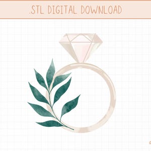 Puede incluir: Un anillo blanco con un diamante en la parte superior y una rama verde frondosa en el lado izquierdo. El anillo está sobre un fondo blanco con un patrón de cuadrícula.