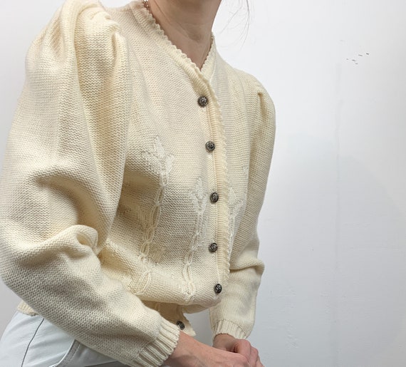 Cardigan with puff sleeves beige
